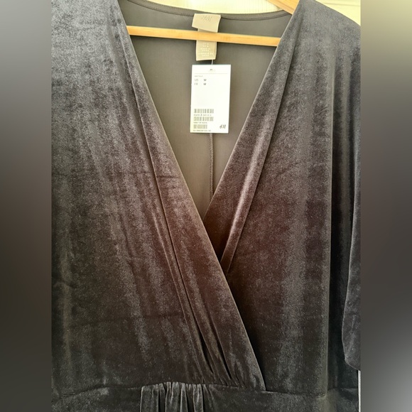 H&M NWT Black velvet kimono sleeve wrap dress size M - Picture 4 of 8